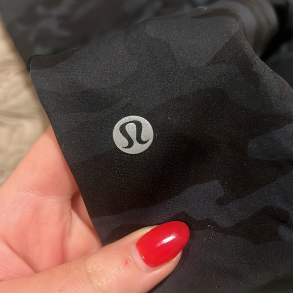 Lululemon Fast and Free Shorts - Picture 3 of 5